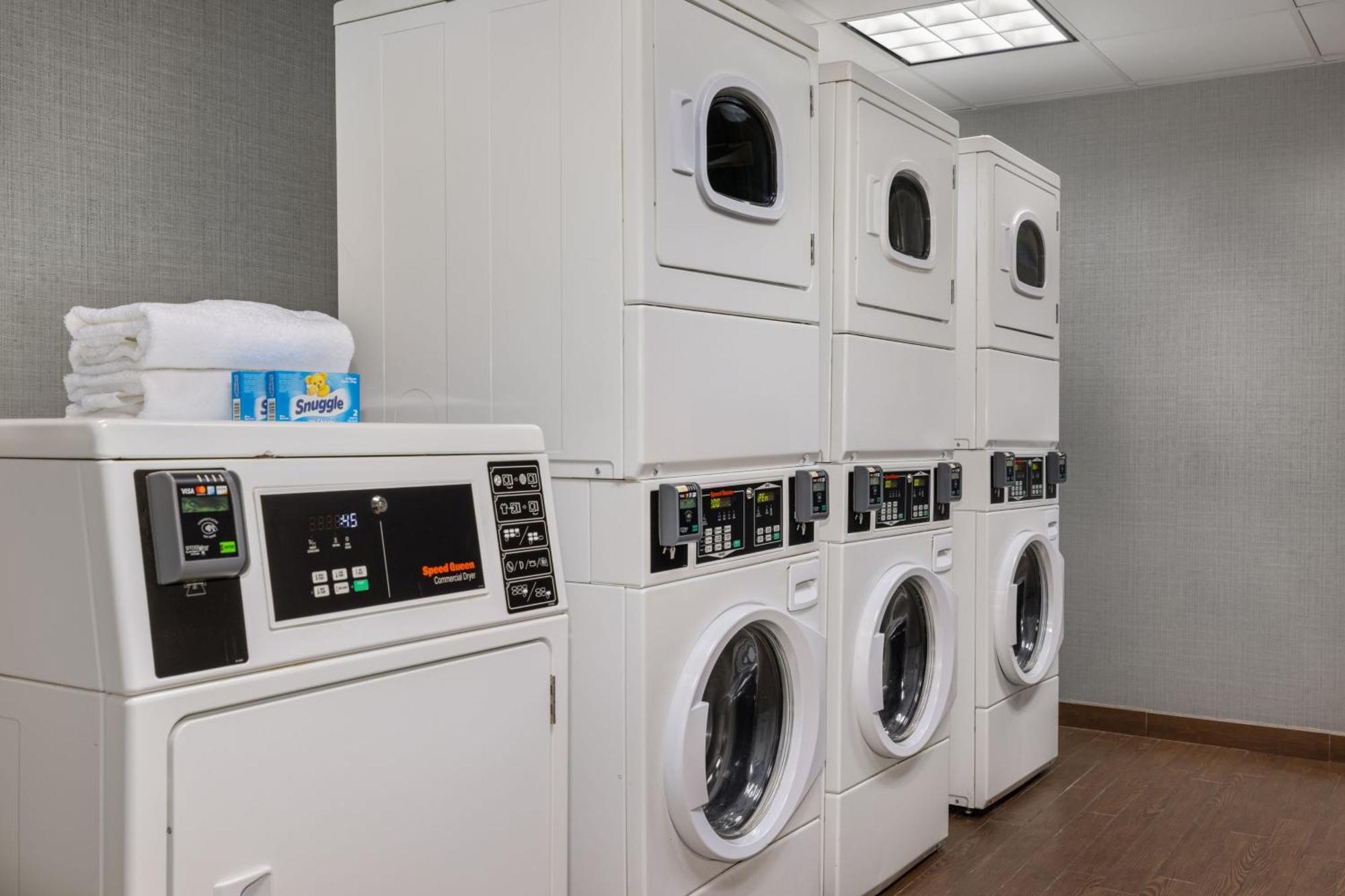 Residence Inn By Marriott Long Island Islip/Courthouse Complex Central Islip Esterno foto
